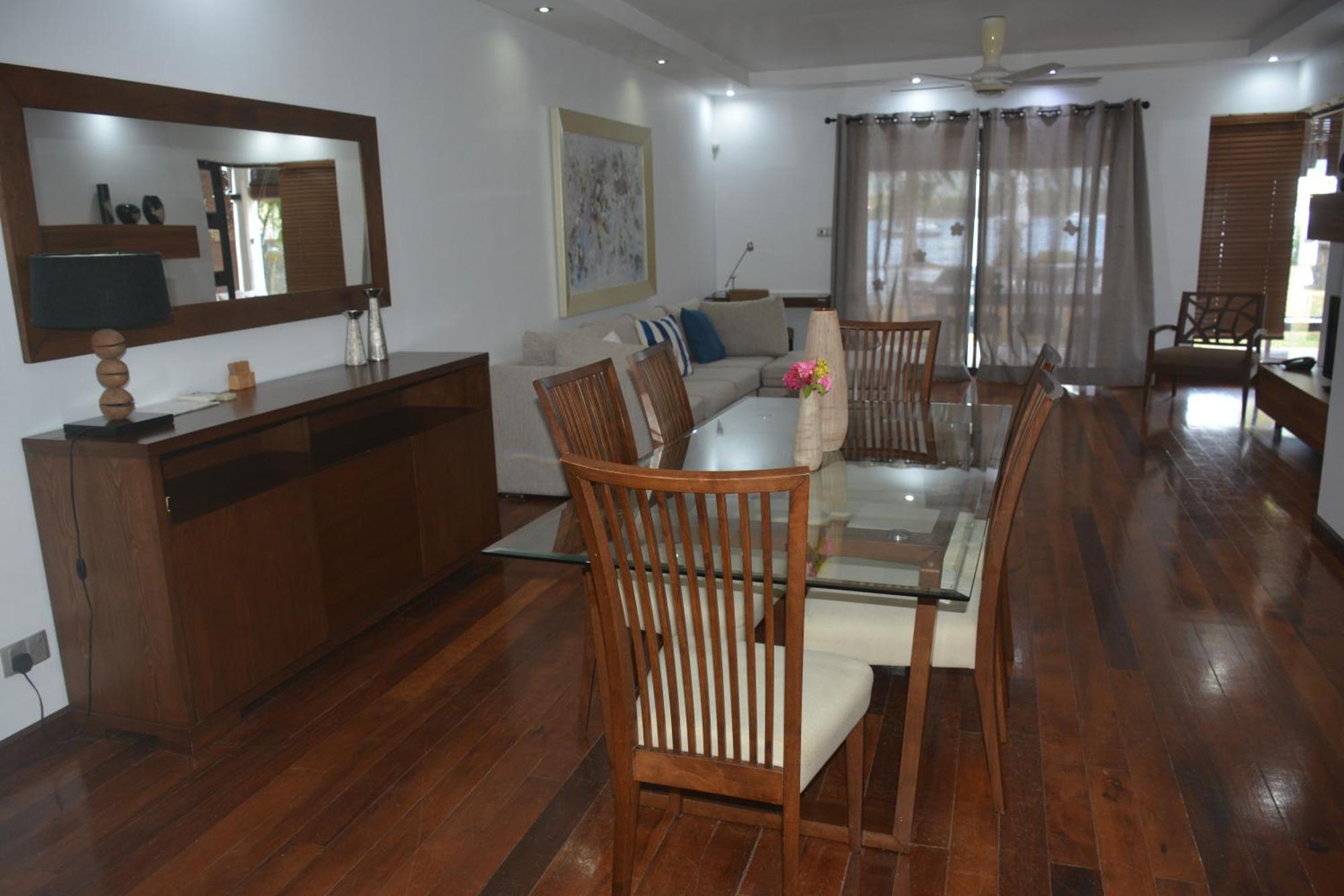 Olana Blue - Beachfront Apartment Riviere Noire Exterior photo