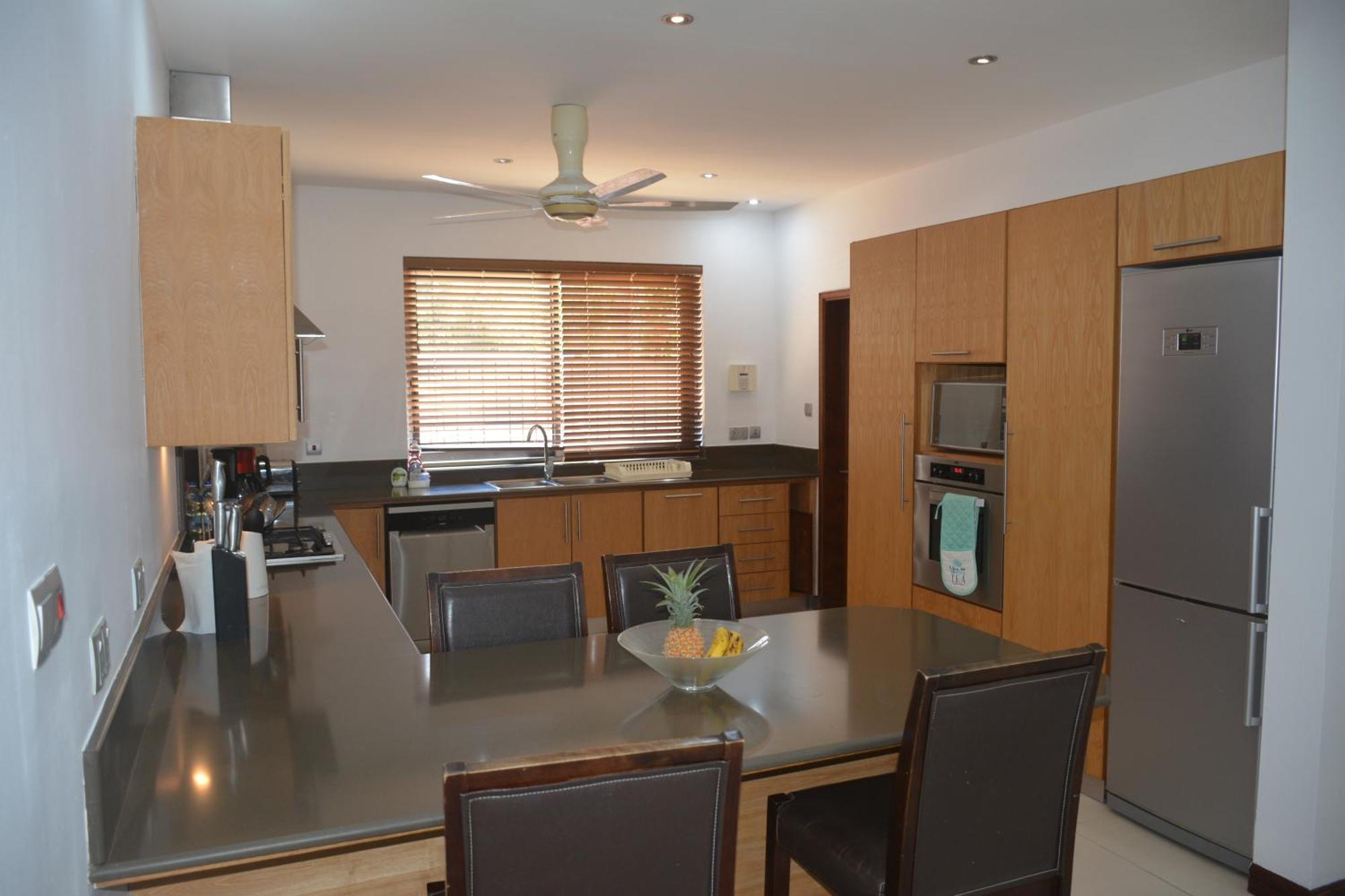 Olana Blue - Beachfront Apartment Riviere Noire Exterior photo