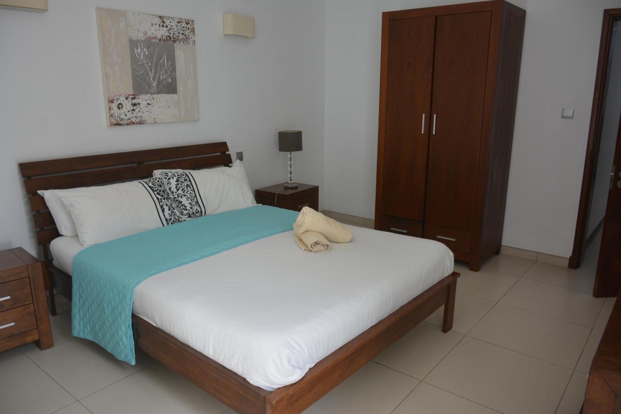 Olana Blue - Beachfront Apartment Riviere Noire Exterior photo