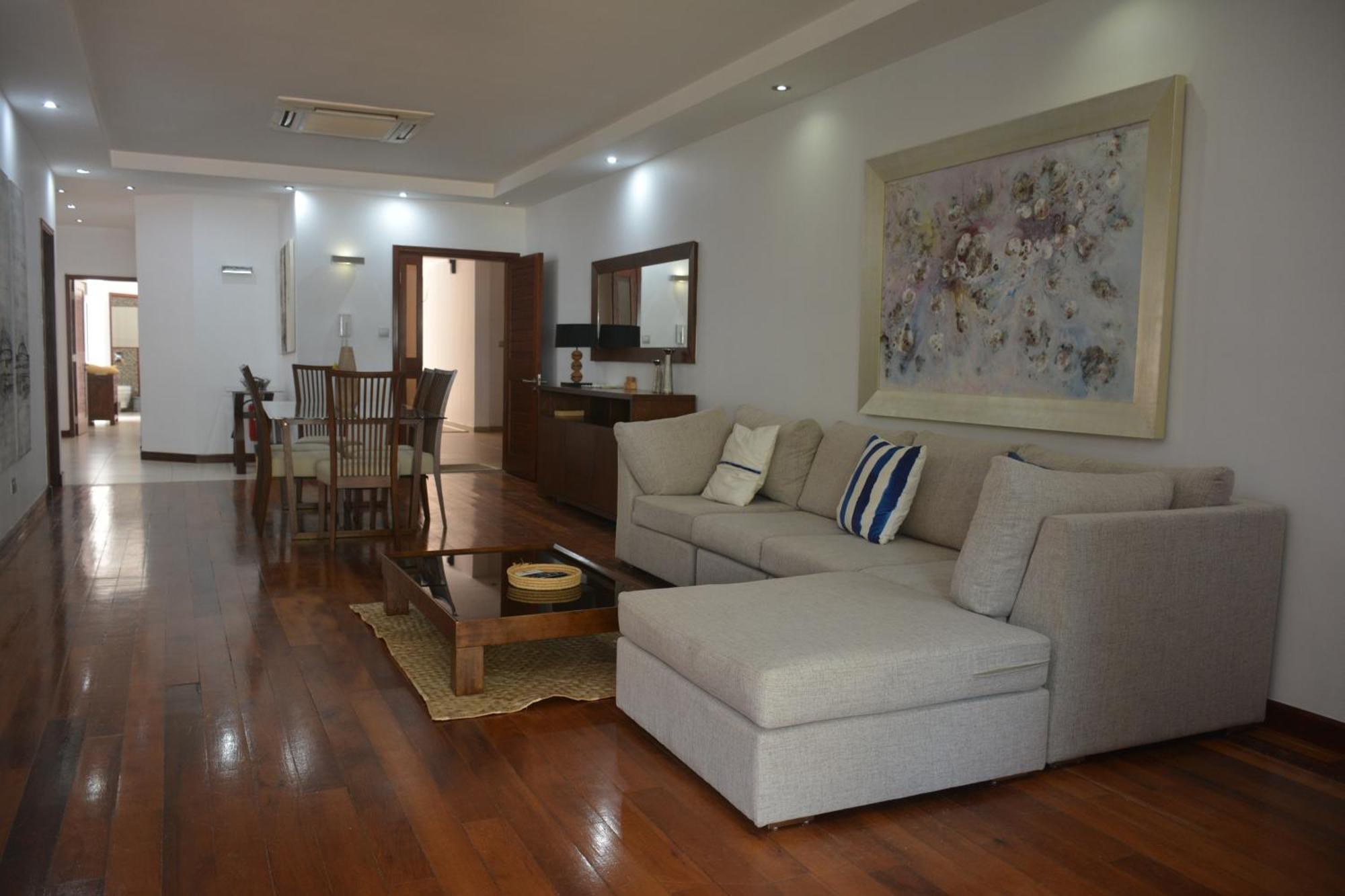 Olana Blue - Beachfront Apartment Riviere Noire Exterior photo